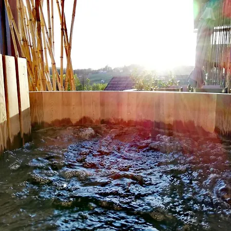 Ma&ja With Hot Tub Apartament *