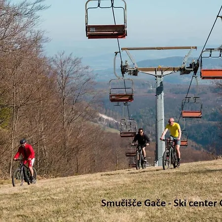 Ma&ja With Hot Tub * Metlika
