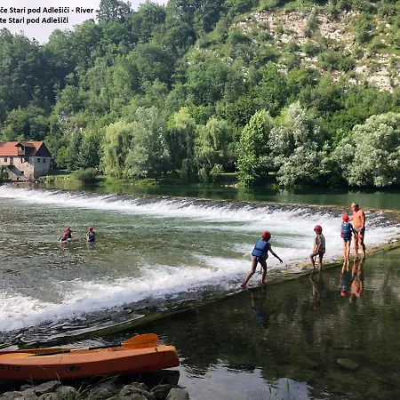 Ma&ja With Hot Tub * Metlika