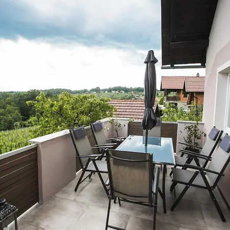 Ma&ja With Hot Tub Apartament *