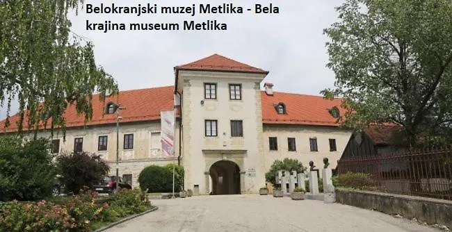 Ma&ja With Hot Tub Appartamento Metlika