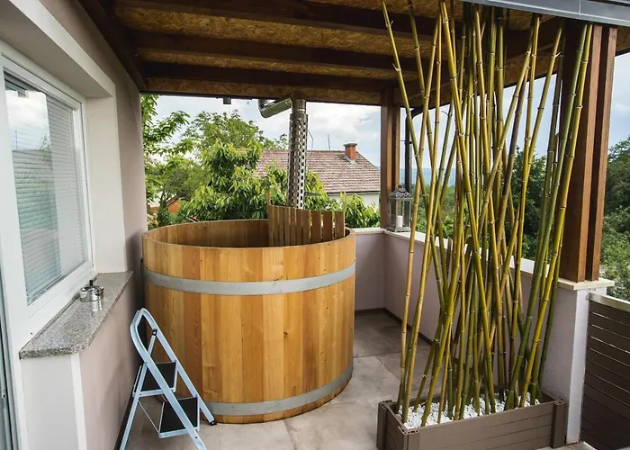 Ma&ja With Hot Tub *